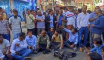 সিলেটের জিন্দাবাজারে সাংবাদিকের ওপর হামলা, সড়ক অবরোধ।