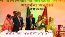 বাংলা দেশ মহান স্বাধীনতা দিবস উপলক্ষে কেক কাটলেন রাষ্ট্রপতি-প্রধানমন্ত্রী।
